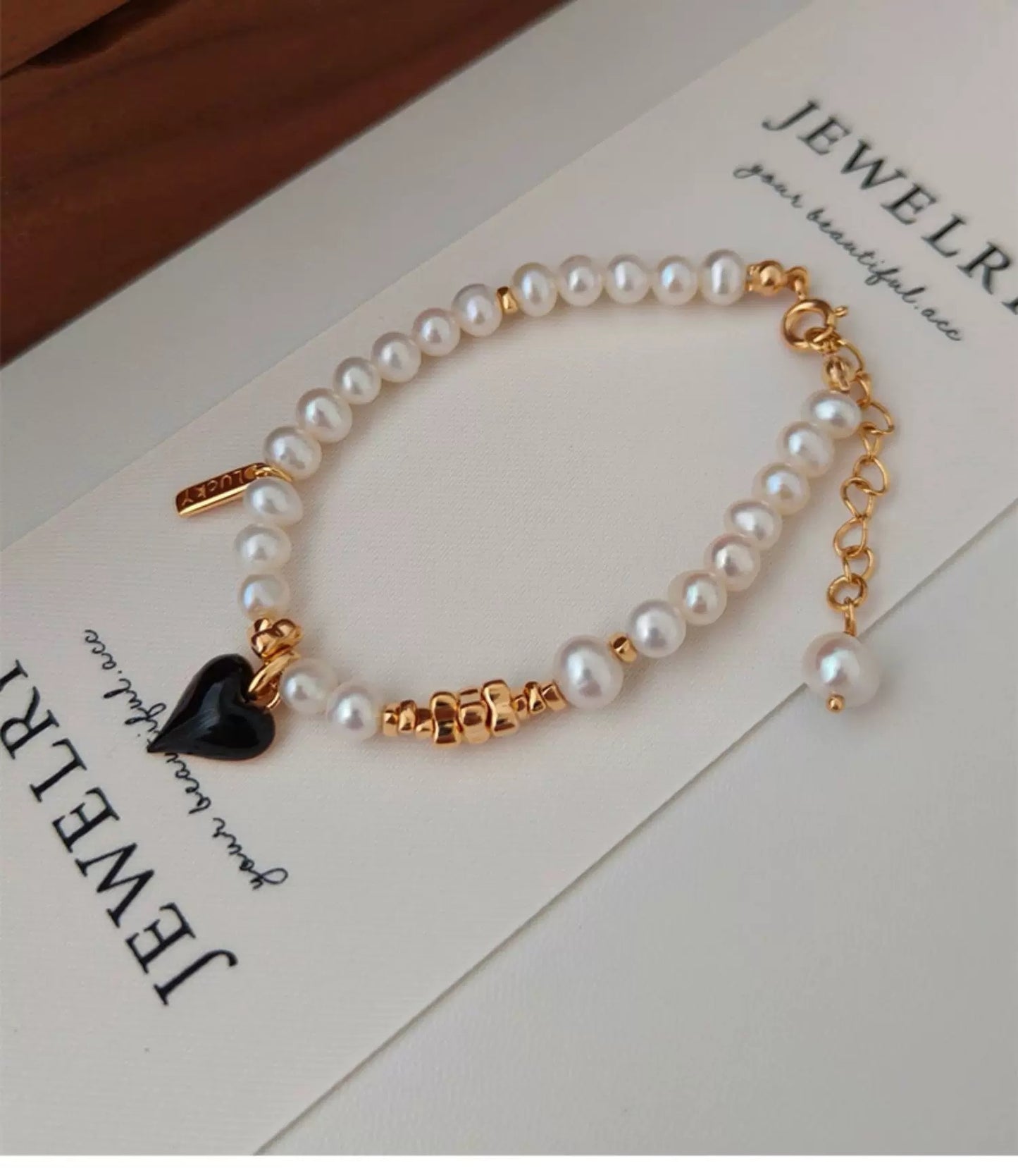 Heart Pendant Pearl Bracelet