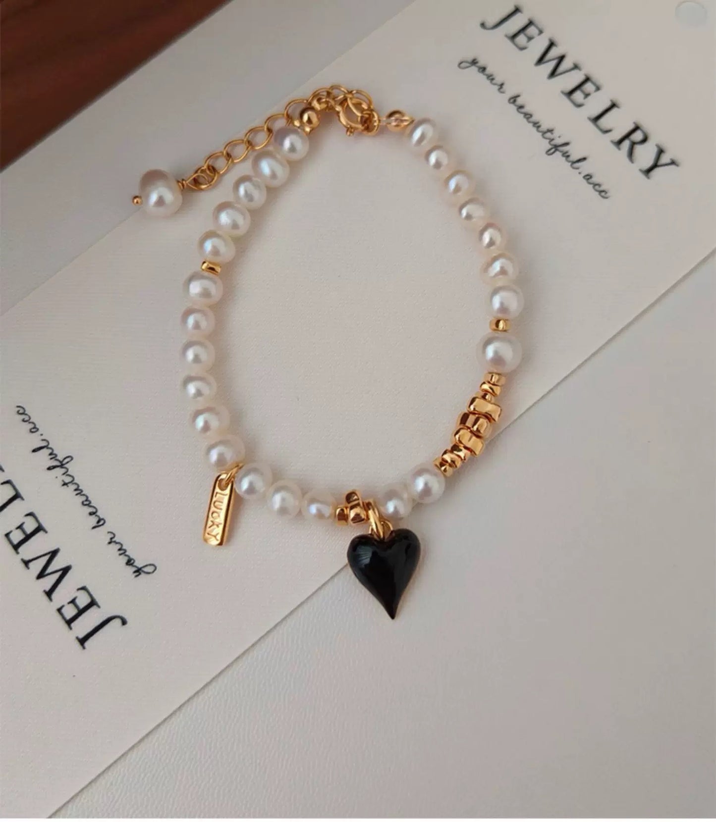 Heart Pendant Pearl Bracelet