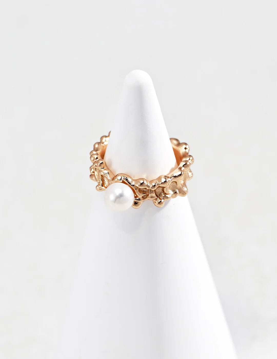 Wave Design Pearl Ring